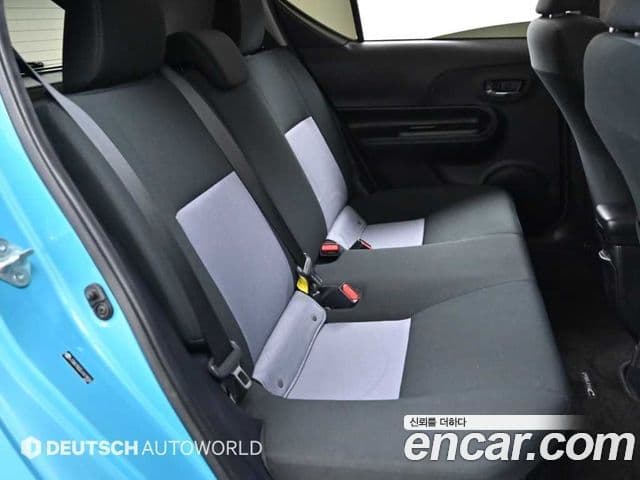 Toyota 프리우스 C, 2018 12