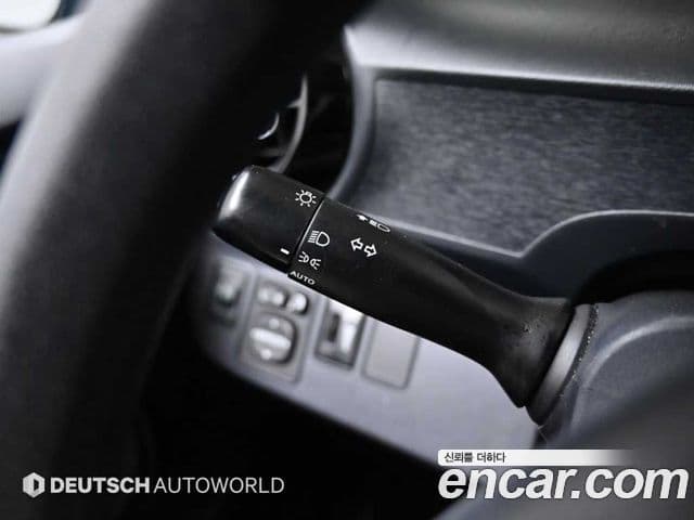 Toyota 프리우스 C, 2018 16