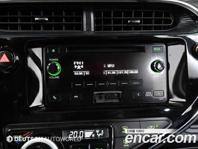 Toyota 프리우스 C, 2018 17