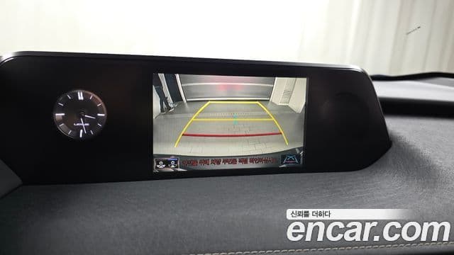 Lexus UX250h, 2019 15