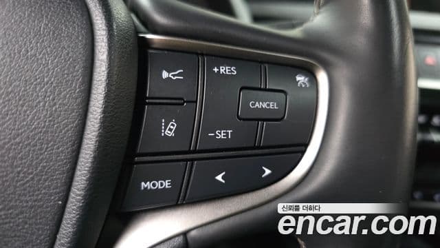 Lexus UX250h, 2019 18