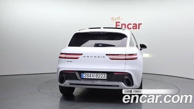 Genesis GV70, 2023 4