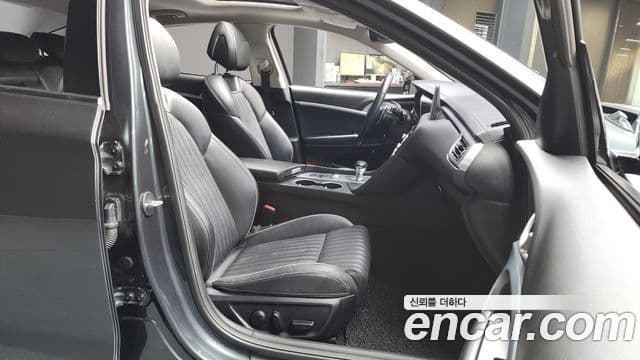 Genesis G70 Elite, 2019 11