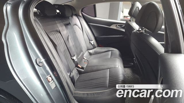 Genesis G70 Elite, 2019 12