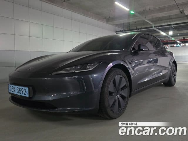 Tesla модель 3, 2025 1