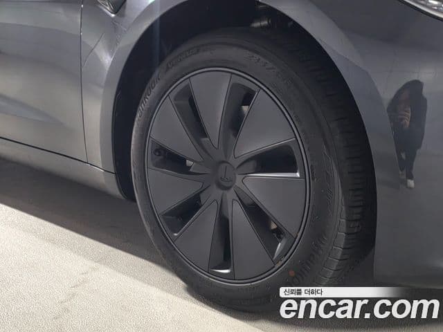 Tesla модель 3, 2025 9