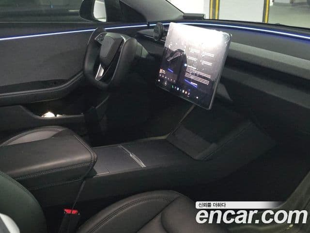 Tesla модель 3, 2025 11