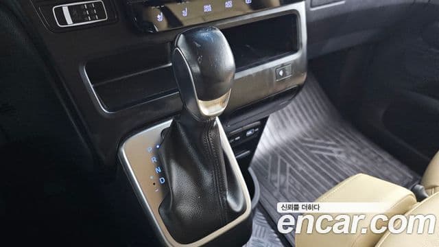 Hyundai Staria Modern, 2022 9