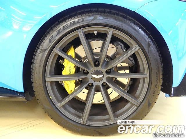 Aston Martin 밴티지 2세대 4.0 V8 Roadster, 2022 8