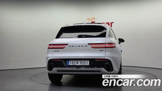 Genesis GV70, 2024 4