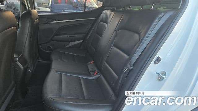 Hyundai Avante AD 1.6 GDI Value Plus, 2018 12