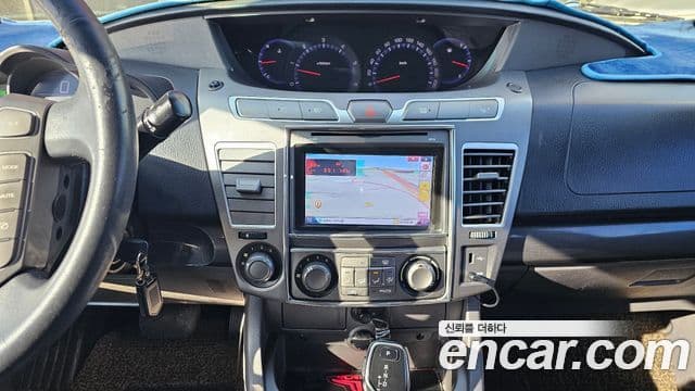 KG모빌리티(SsangYong) Korando 투리스모 2WD LT 9인승, 2014 14