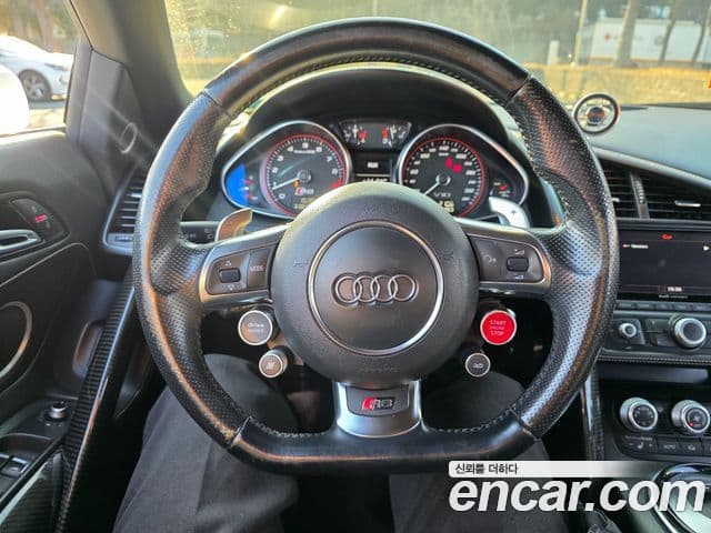 Audi R8 5.2 V10 Spyder, 2015 9