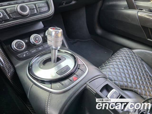 Audi R8 5.2 V10 Spyder, 2015 12