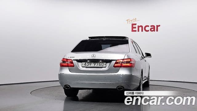 Mercedes-Benz E-класс W212 E300 Elegance, 2012 4