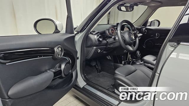 Mini Cooper 3세대, 2022 10