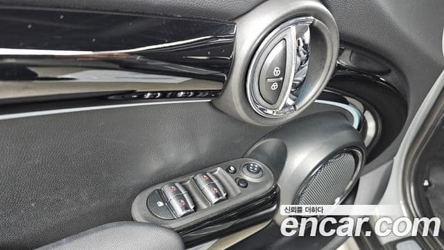 Mini Cooper 3세대, 2022 14