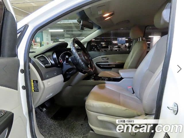 Kia All New Carnival Luxury, 2015 6