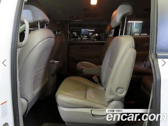 Kia All New Carnival Luxury, 2015 7