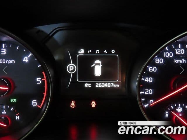 Kia All New Carnival Luxury, 2015 10