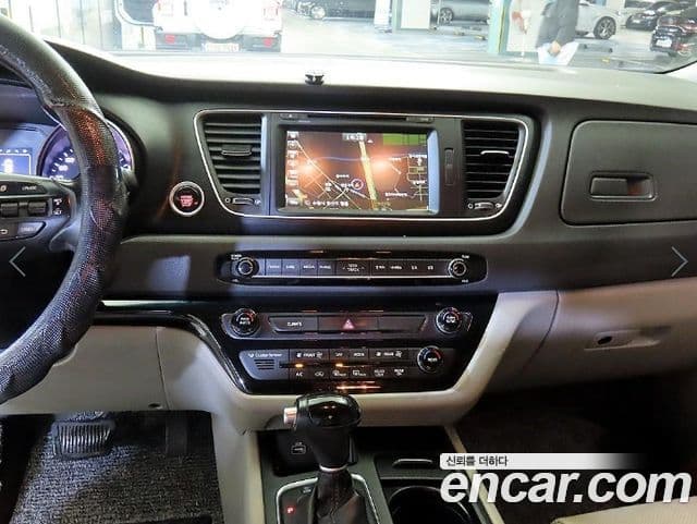 Kia All New Carnival Luxury, 2015 12