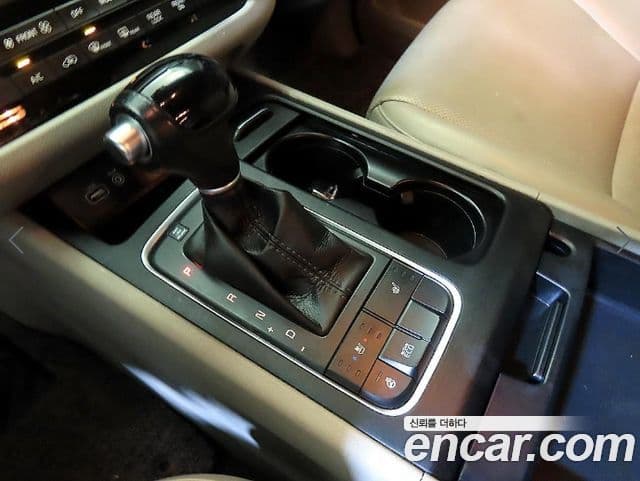 Kia All New Carnival Luxury, 2015 13