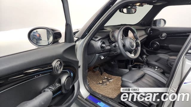 Mini Cooper S 3세대, 2024 10