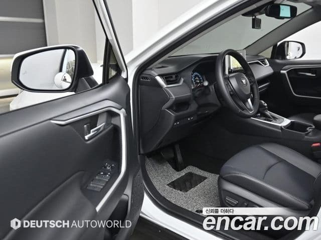 Toyota RAV4 5세대 2.5 2WD гибрид XLE, 2025 9