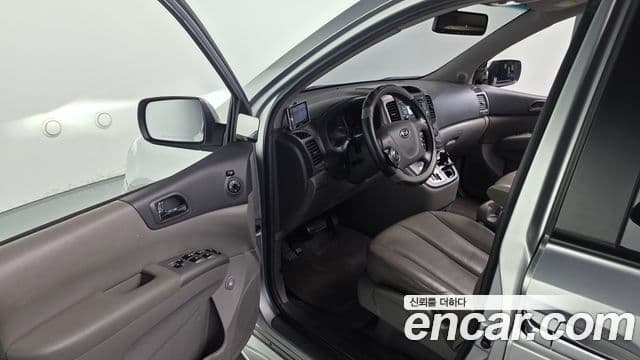 Kia Carnival R R Special, 2011 11