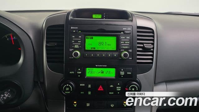 Kia Carnival R R Special, 2011 16