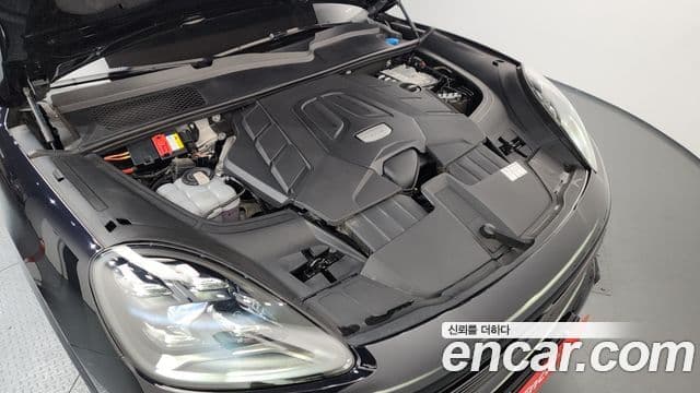 Porsche Cayenne (PO536), 2021 6