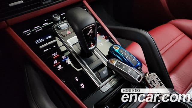 Porsche Cayenne (PO536), 2021 9