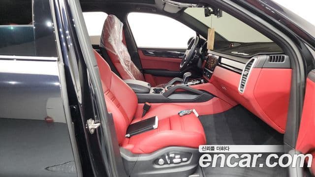 Porsche Cayenne (PO536), 2021 11