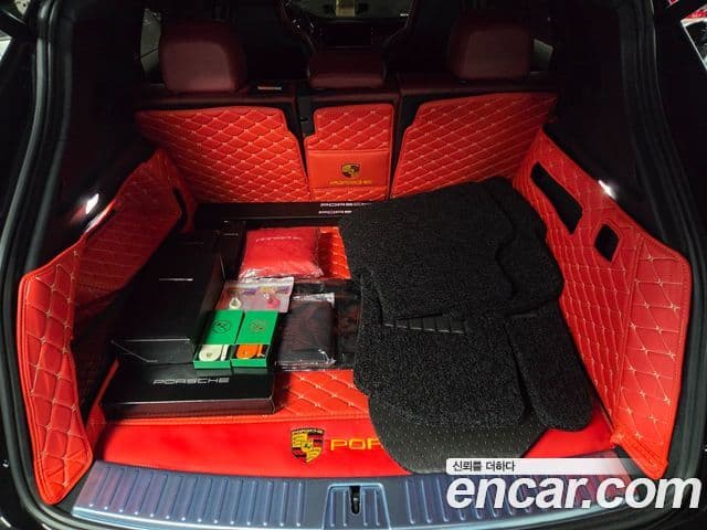 Porsche Cayenne (PO536), 2021 20