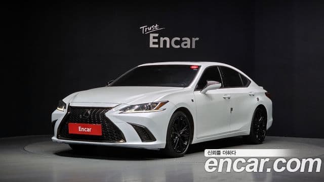 Lexus ES300h 7세대 F-Sport Design пакет, 2024 1