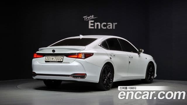 Lexus ES300h 7세대 F-Sport Design пакет, 2024 2