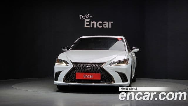 Lexus ES300h 7세대 F-Sport Design пакет, 2024 3