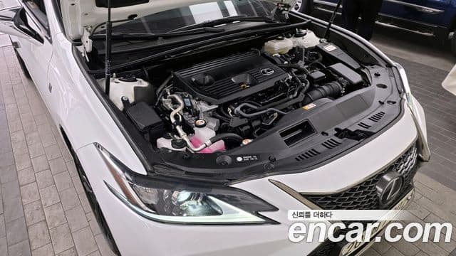 Lexus ES300h 7세대 F-Sport Design пакет, 2024 6