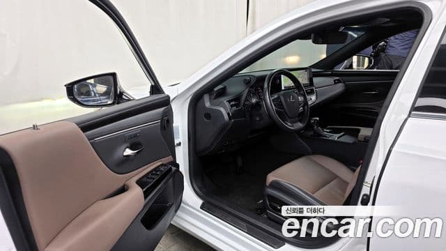 Lexus ES300h 7세대 F-Sport Design пакет, 2024 10