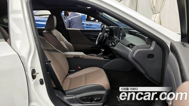 Lexus ES300h 7세대 F-Sport Design пакет, 2024 11