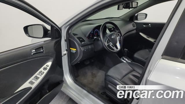 Hyundai Accent(новый кузов / новое поколение) Premier, 2012 10