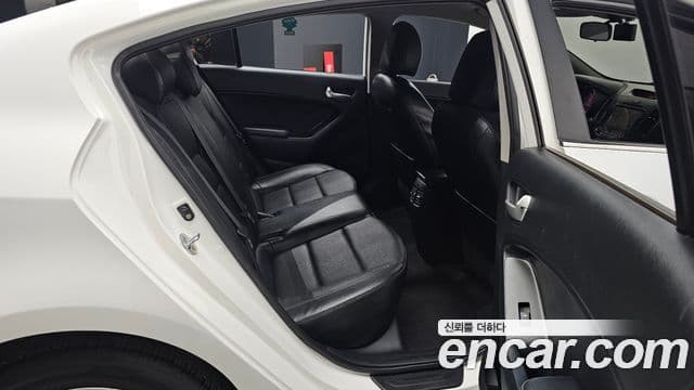 Kia K3 Trendy, 2015 12