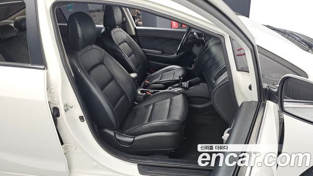 Kia K3 Trendy, 2015 13