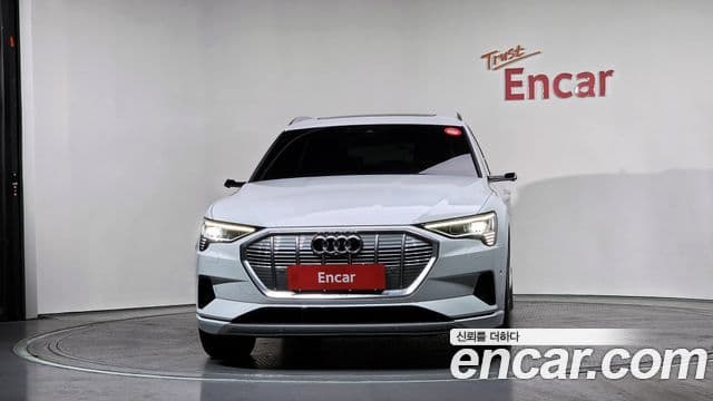 Audi e-Tron, 2021 3