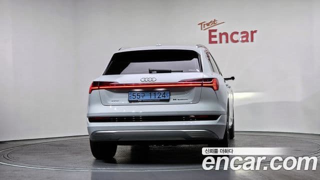 Audi e-Tron, 2021 4