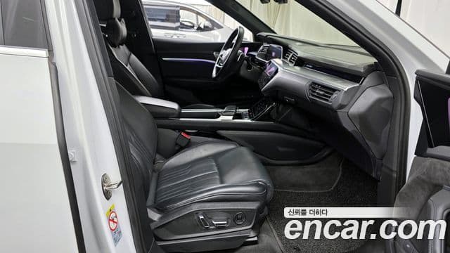 Audi e-Tron, 2021 11