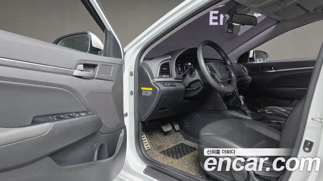 Hyundai Avante AD 1.6 GDI Value Plus, 2018 11