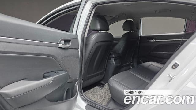 Hyundai Avante AD 1.6 GDI Value Plus, 2018 18