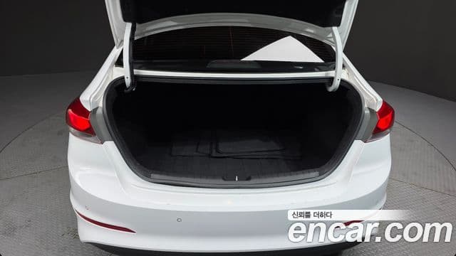 Hyundai Avante AD 1.6 GDI Value Plus, 2018 20