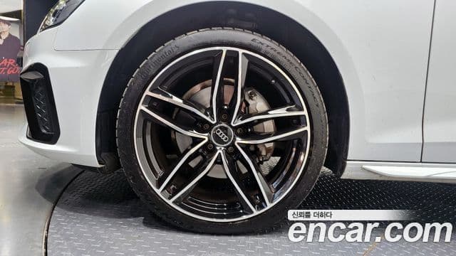 Audi A4 (B9) Premium, 2020 все фото